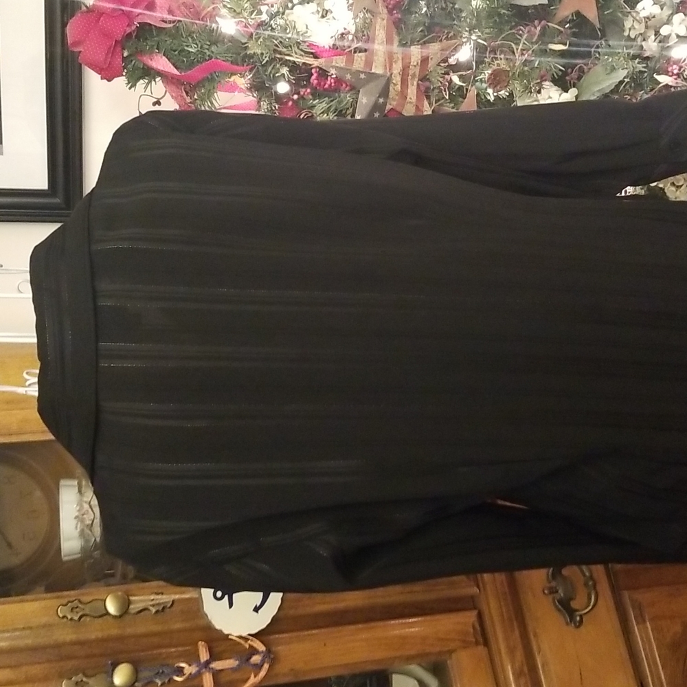 Black button down shirt - Picture 6 of 8